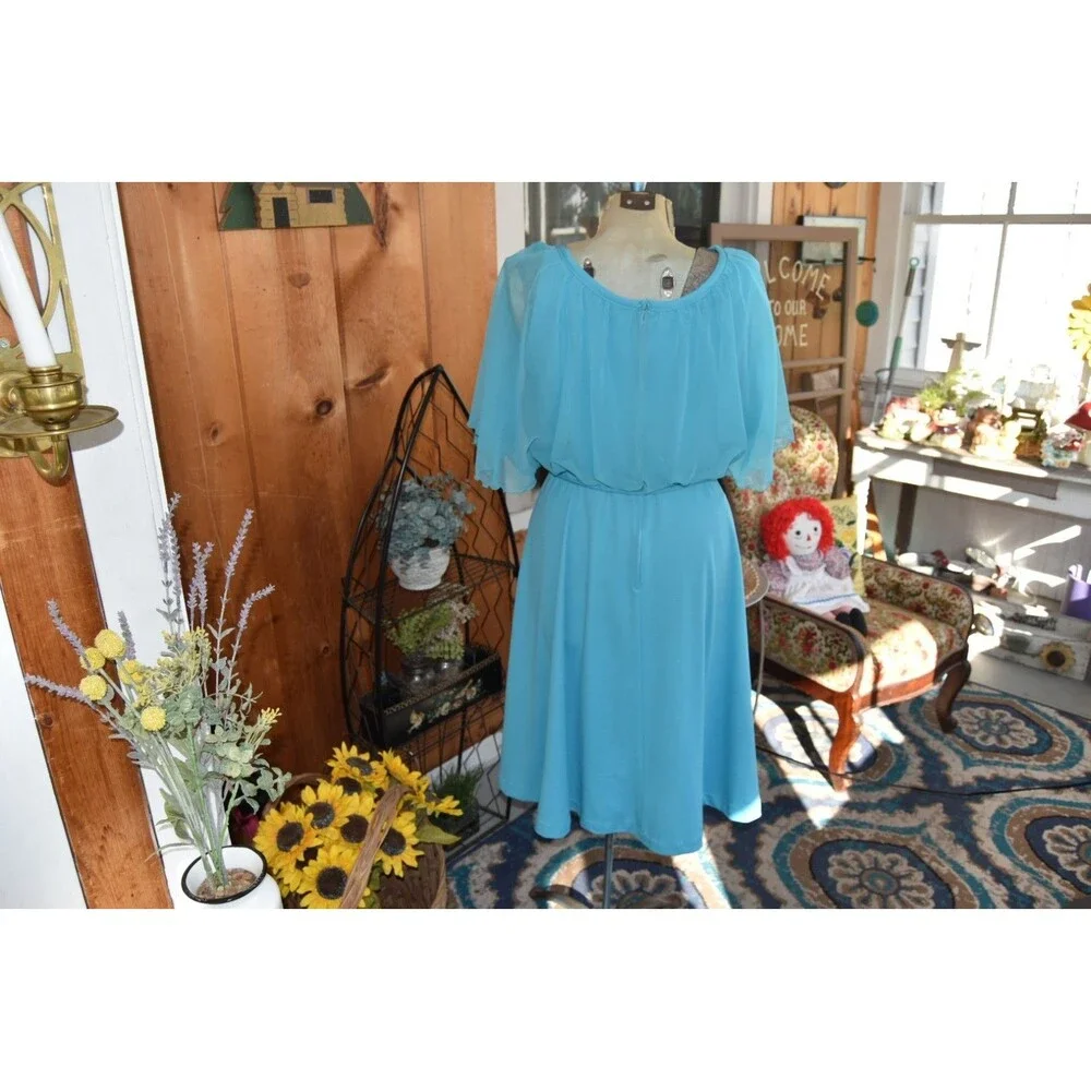Vintage 1970s Party Blousen Dress Dolman Sleeves Blue Embroidered Flowers Medium
